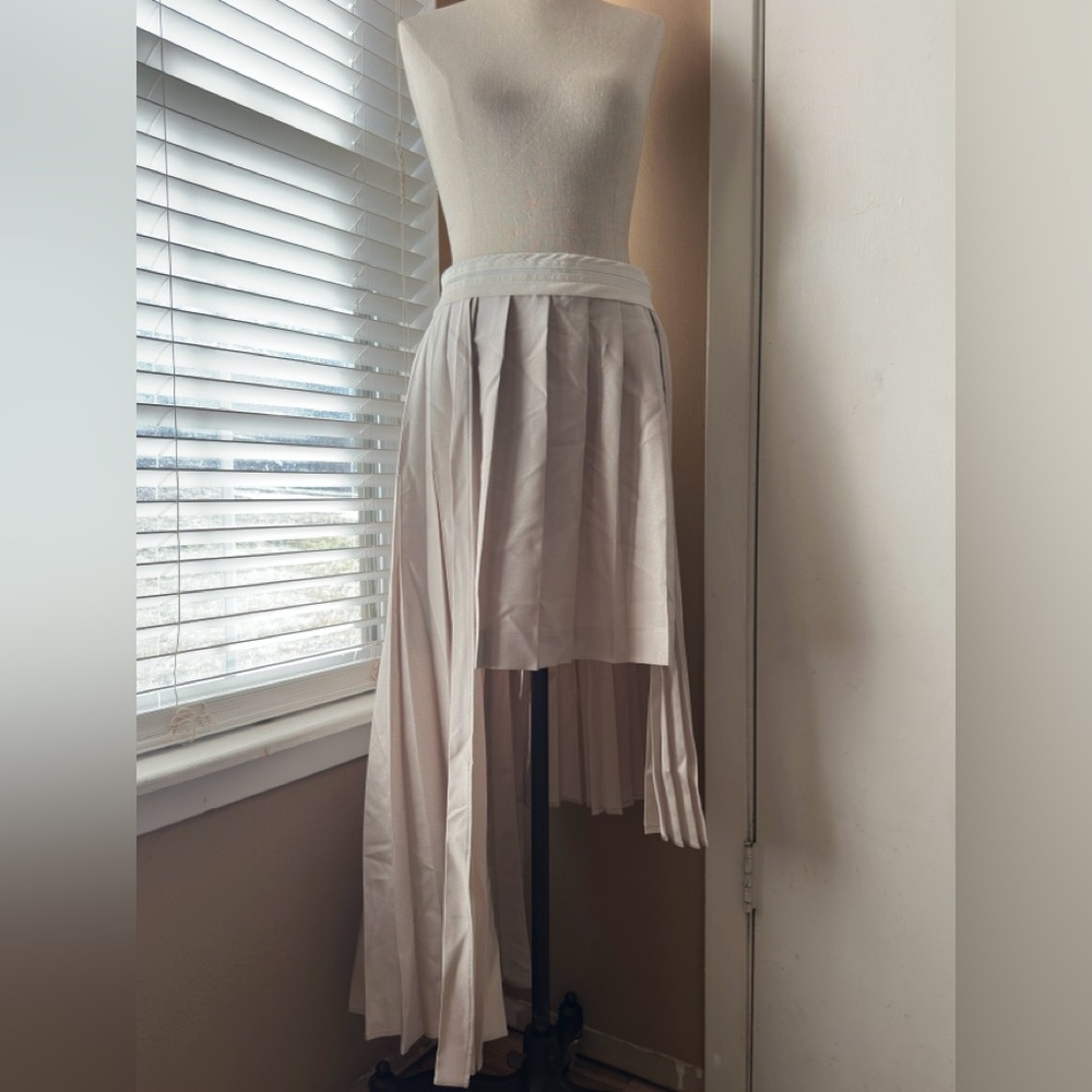 Elegant PETER DO Cream Pleated Skirt